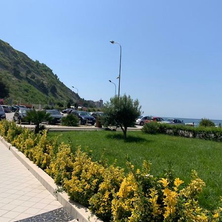 Hotel Ferrara Durrës Exteriör bild
