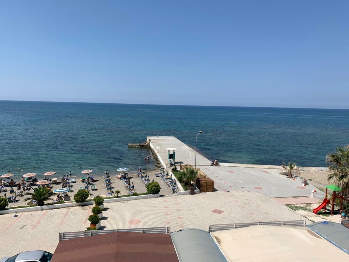 Hotel Ferrara Durrës Exteriör bild