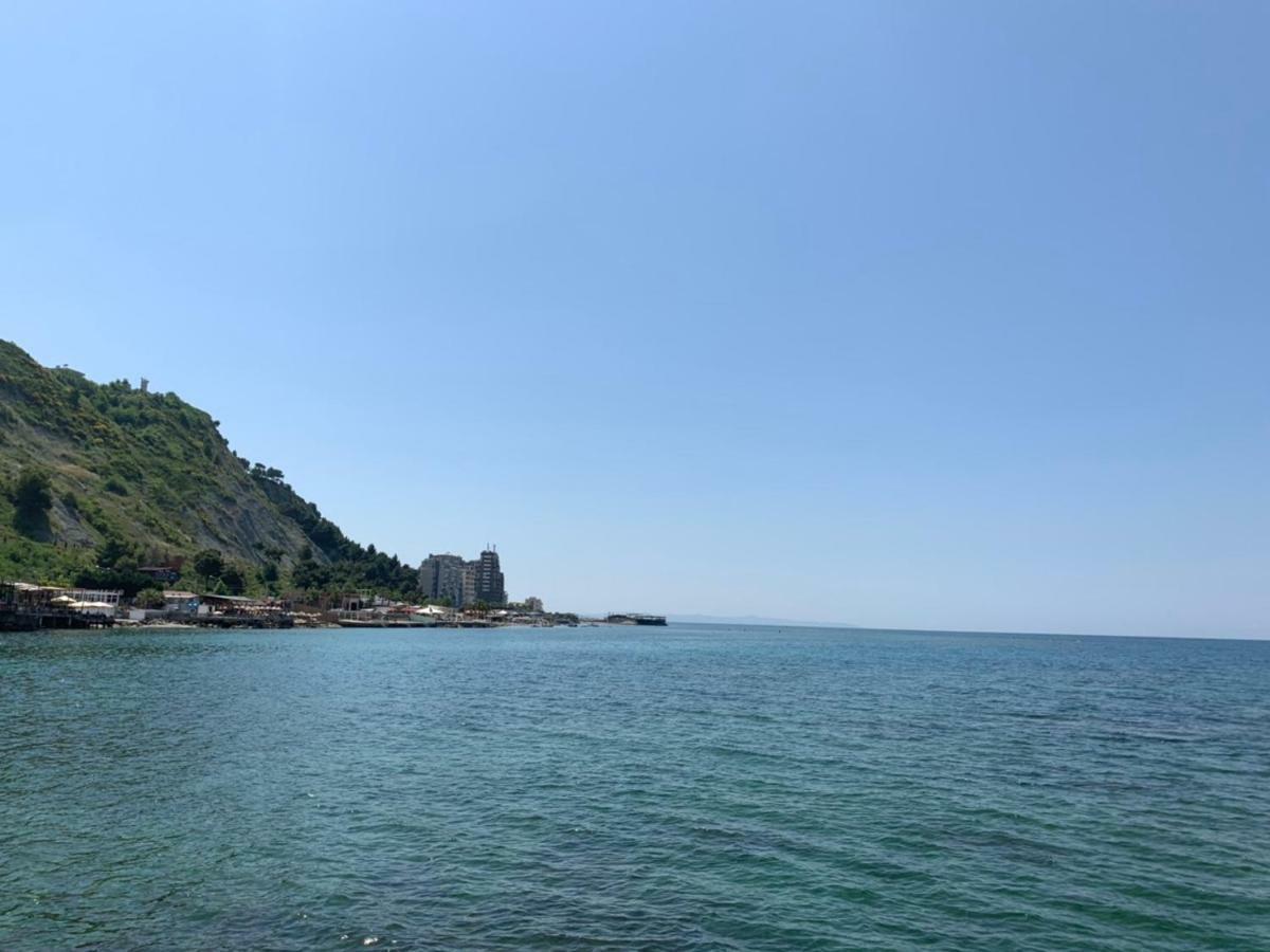 Hotel Ferrara Durrës Exteriör bild