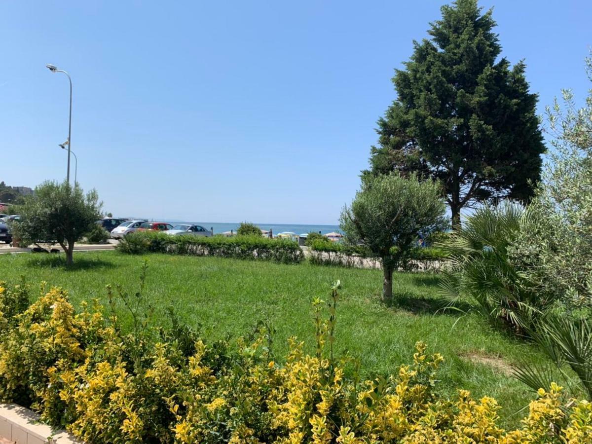Hotel Ferrara Durrës Exteriör bild