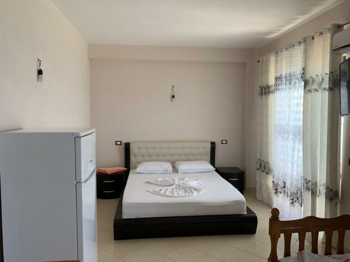 Hotel Ferrara Durrës Exteriör bild