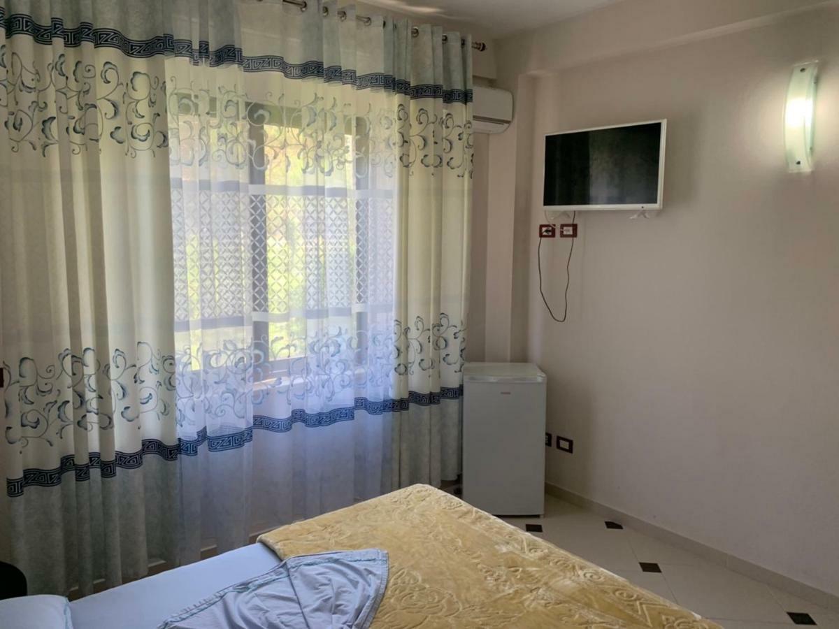 Hotel Ferrara Durrës Exteriör bild