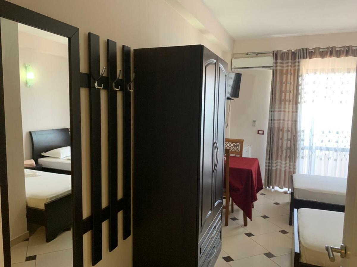 Hotel Ferrara Durrës Exteriör bild