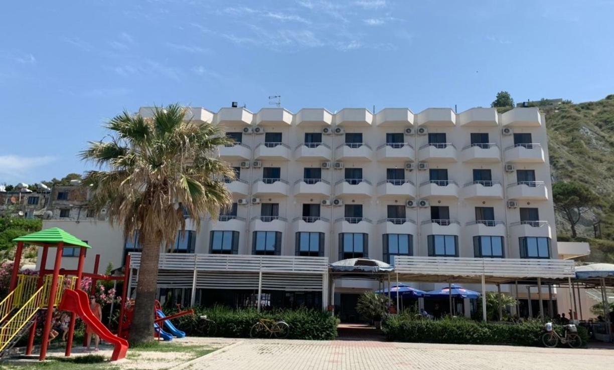 Hotel Ferrara Durrës Exteriör bild